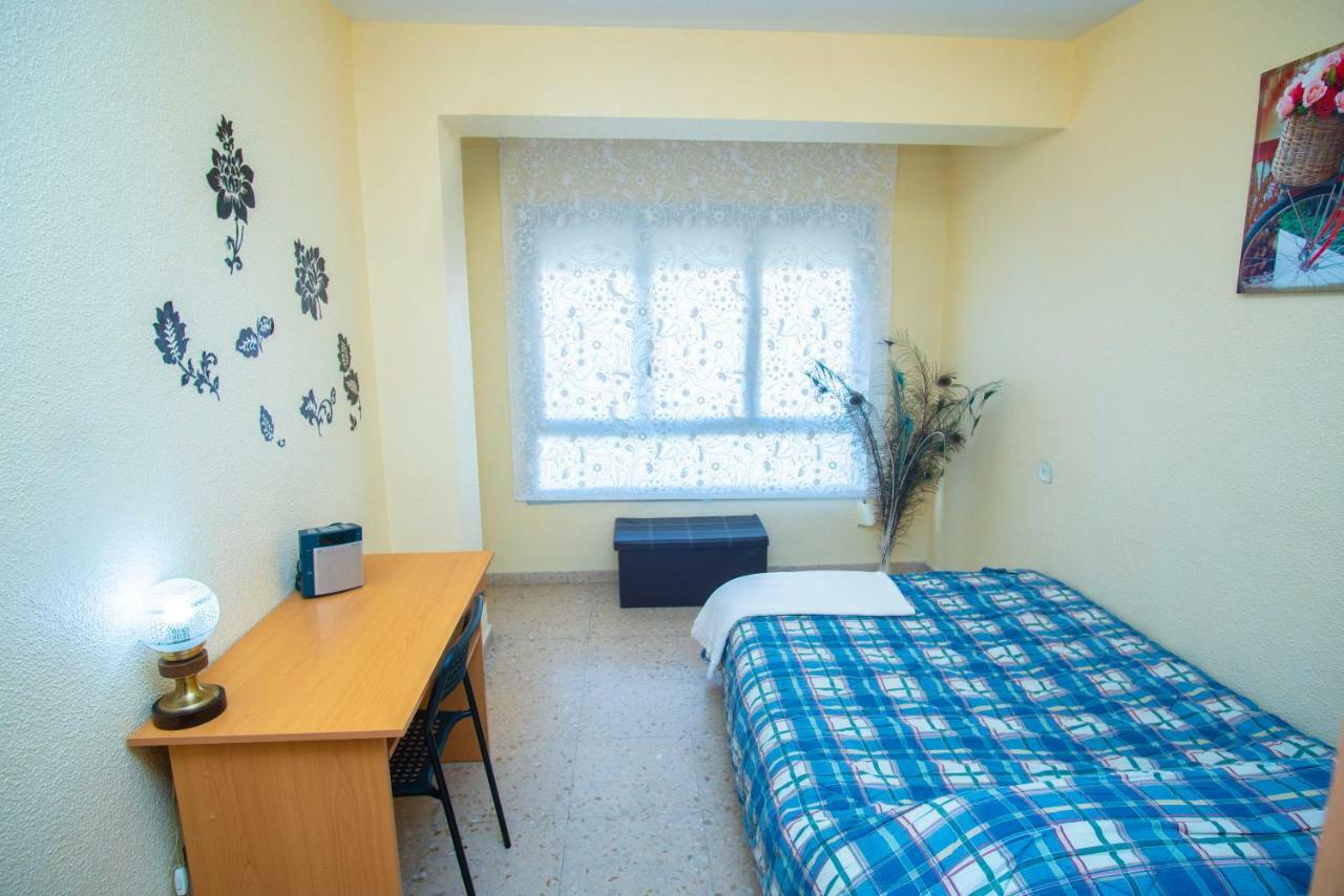 Apartamento Comodo A 10 Min Del Centro Alicante Exterior photo